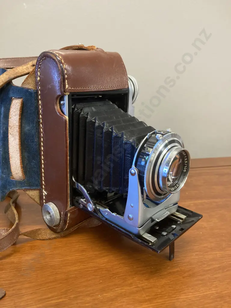 Voigtländer Bessa II Folding Camera Color-Skopar 3.5/105mm Lens, Lens Hood, Filters, Leather Case, Original Box, Etc Image 1++